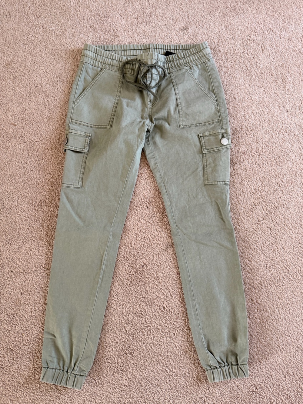 Women’s cargo olive green pants
